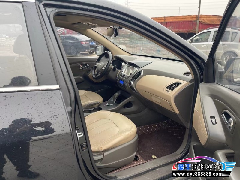 11年现代ix35轿车抵押车出售