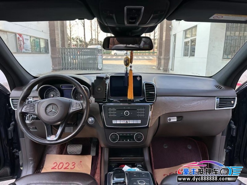 15年奔驰GLE轿车抵押车出售