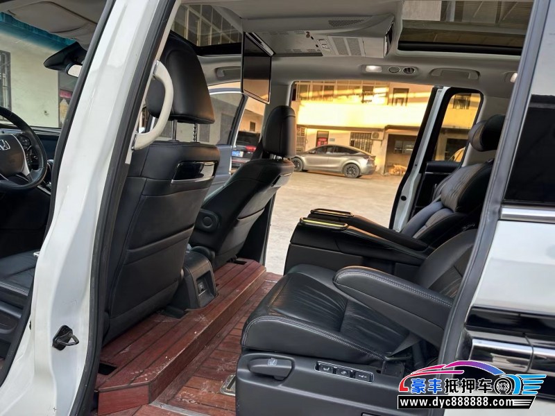 20年本田艾力绅轿车抵押车出售