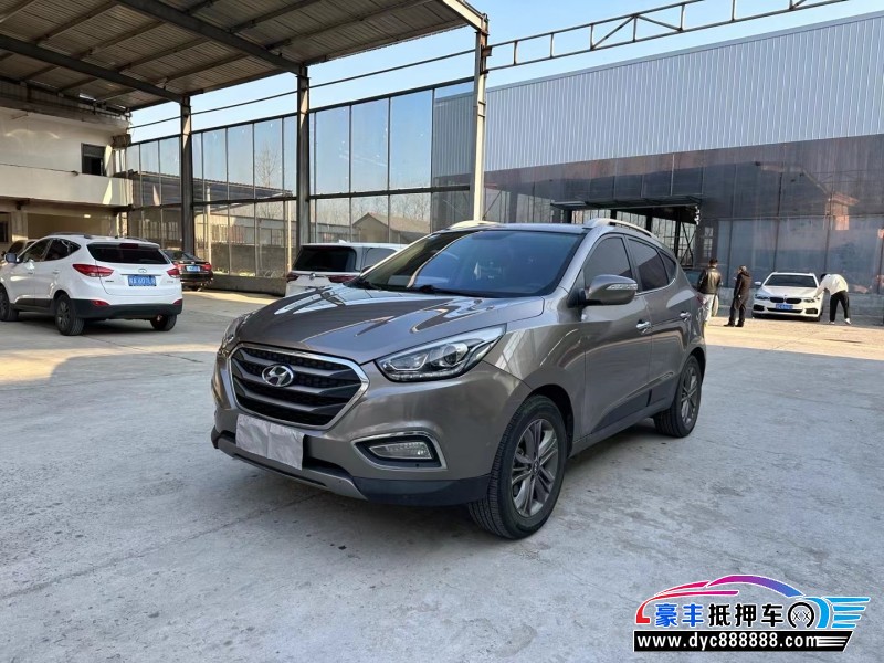 16年现代ix35轿车抵押车出售