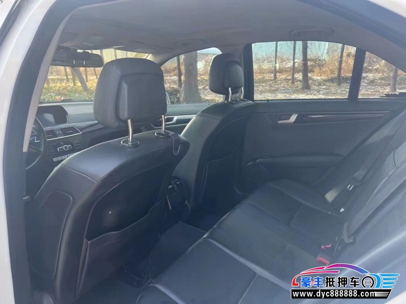 13年奔驰C轿车抵押车出售