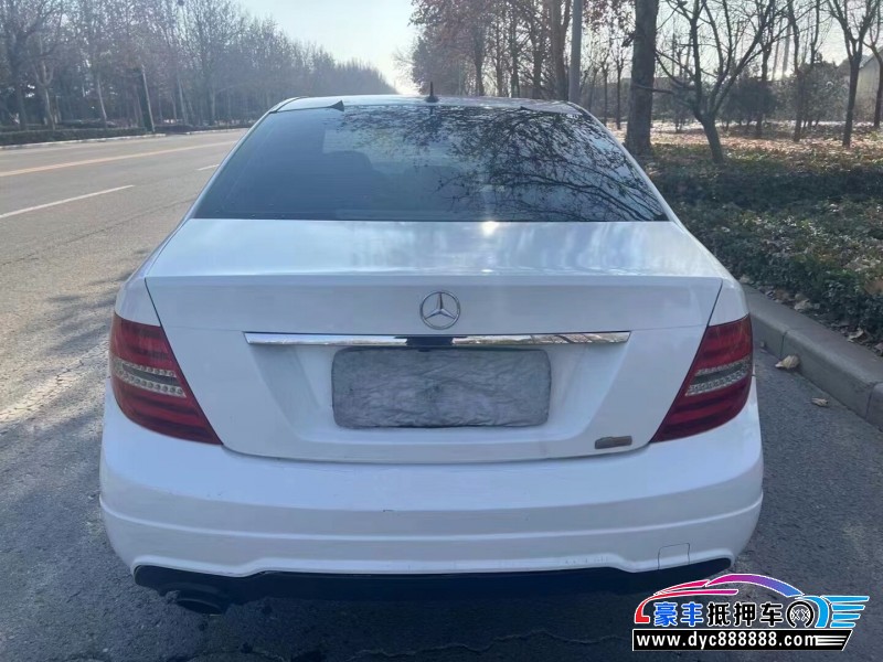 13年奔驰C轿车抵押车出售