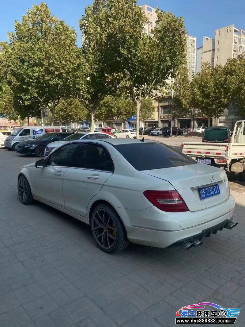 13年奔驰C轿车抵押车出售