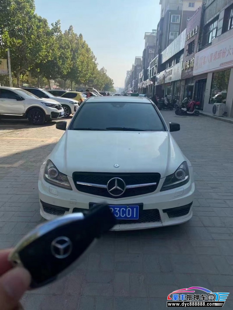 13年奔驰C轿车抵押车出售