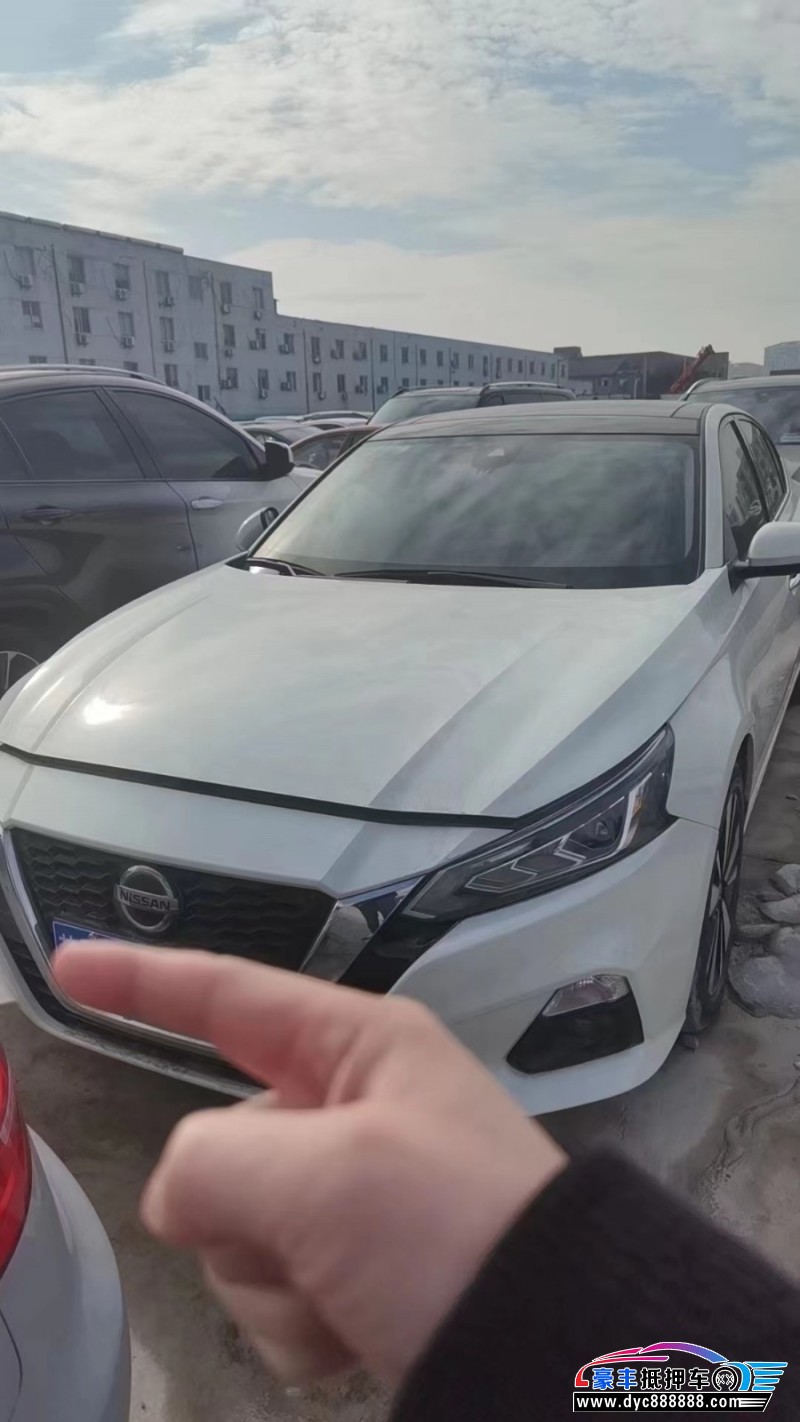 19年日产天籁轿车抵押车出售