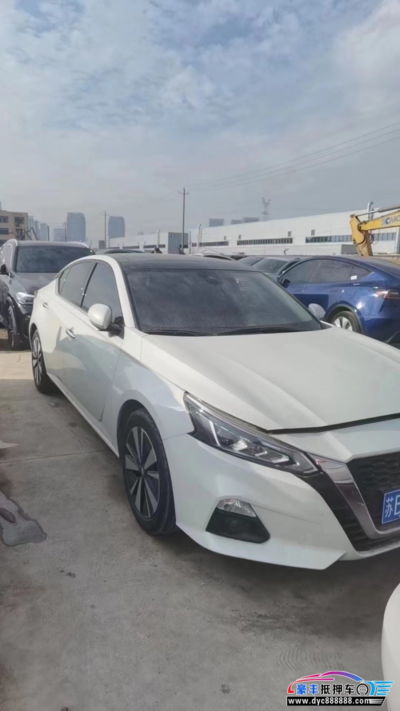 19年日产天籁轿车抵押车出售