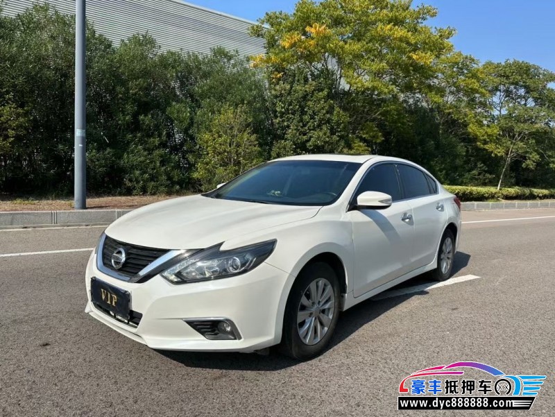 17年日产天籁轿车抵押车出售