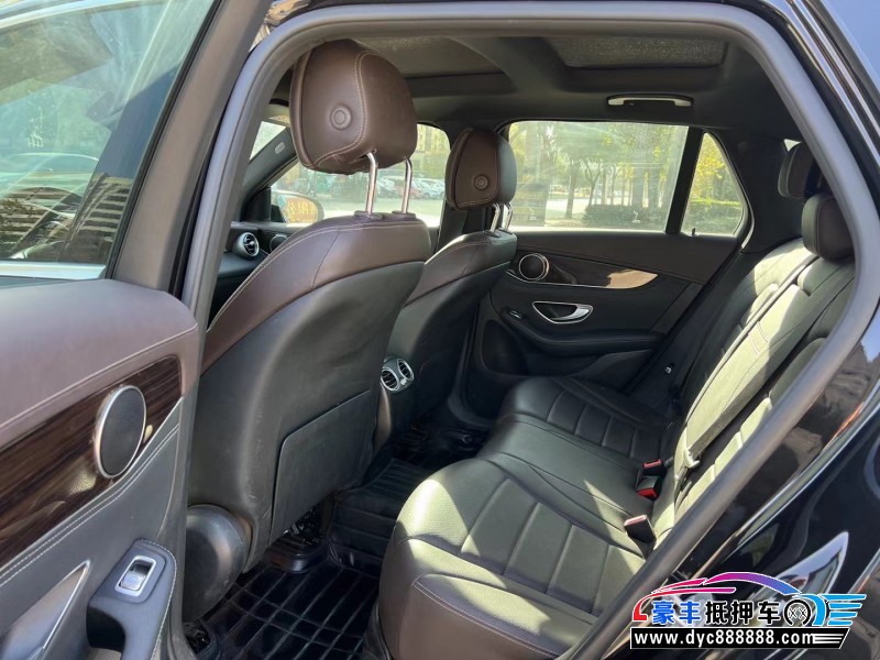 18年奔驰GLC轿车抵押车出售