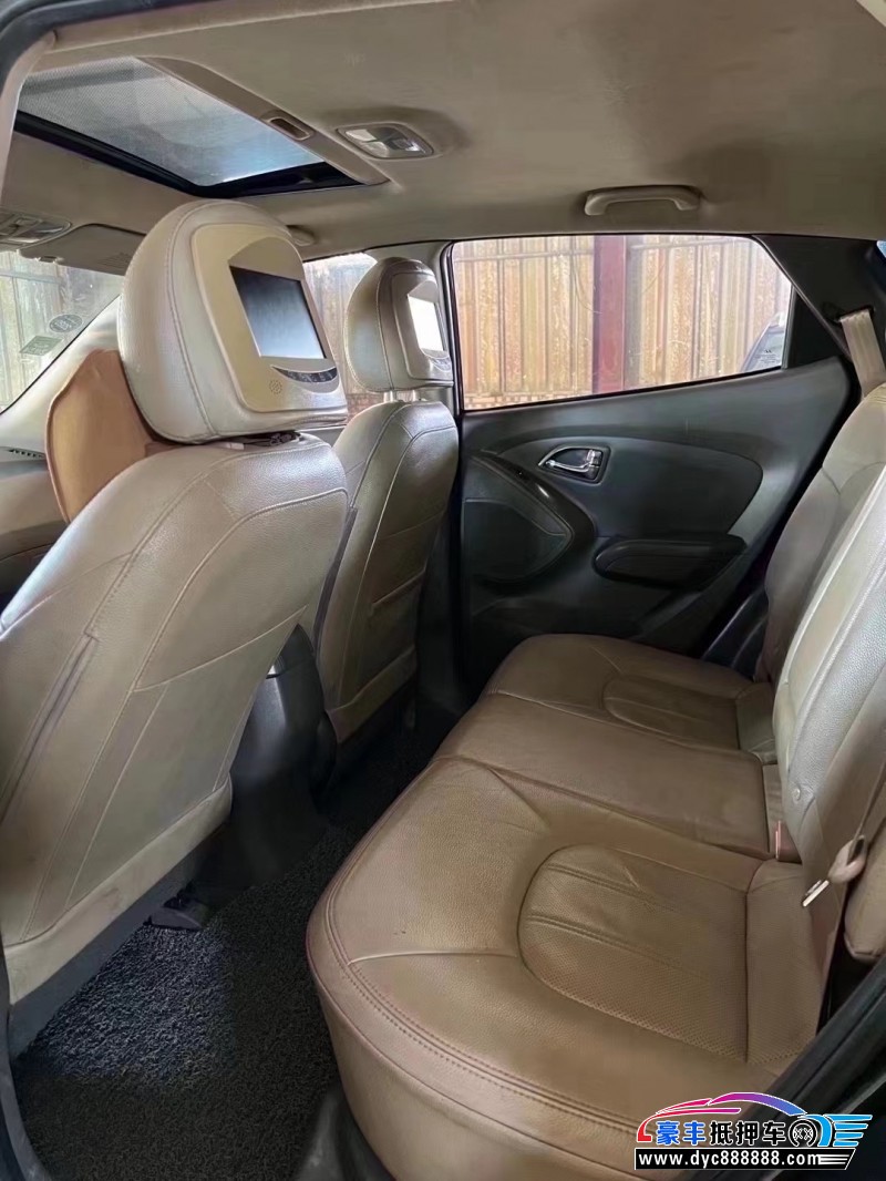 12年现代ix35轿车抵押车出售