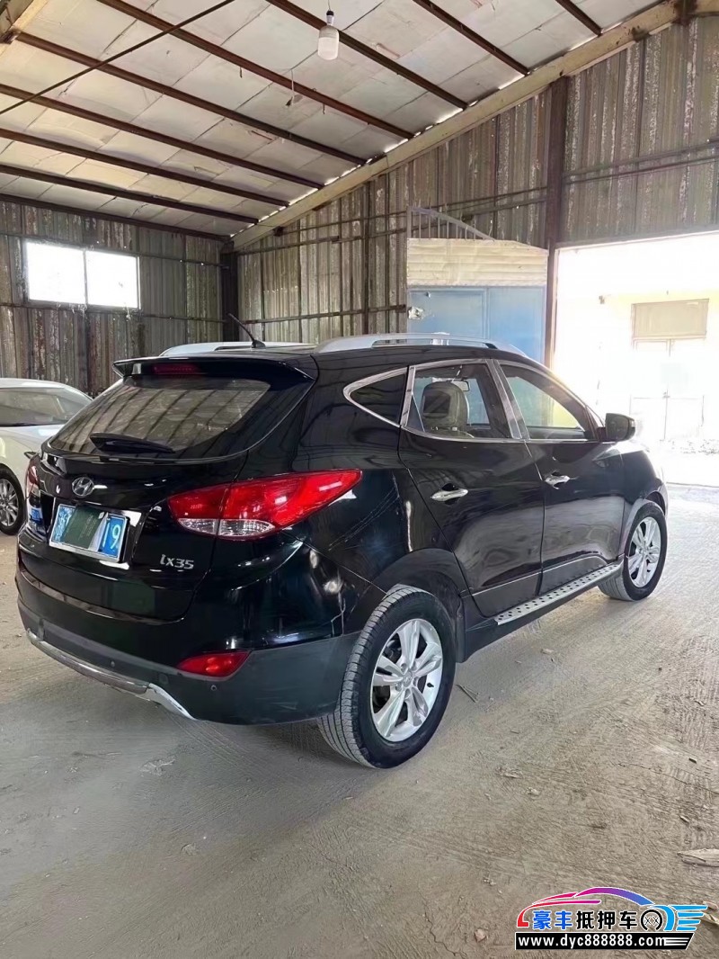 12年现代ix35轿车抵押车出售
