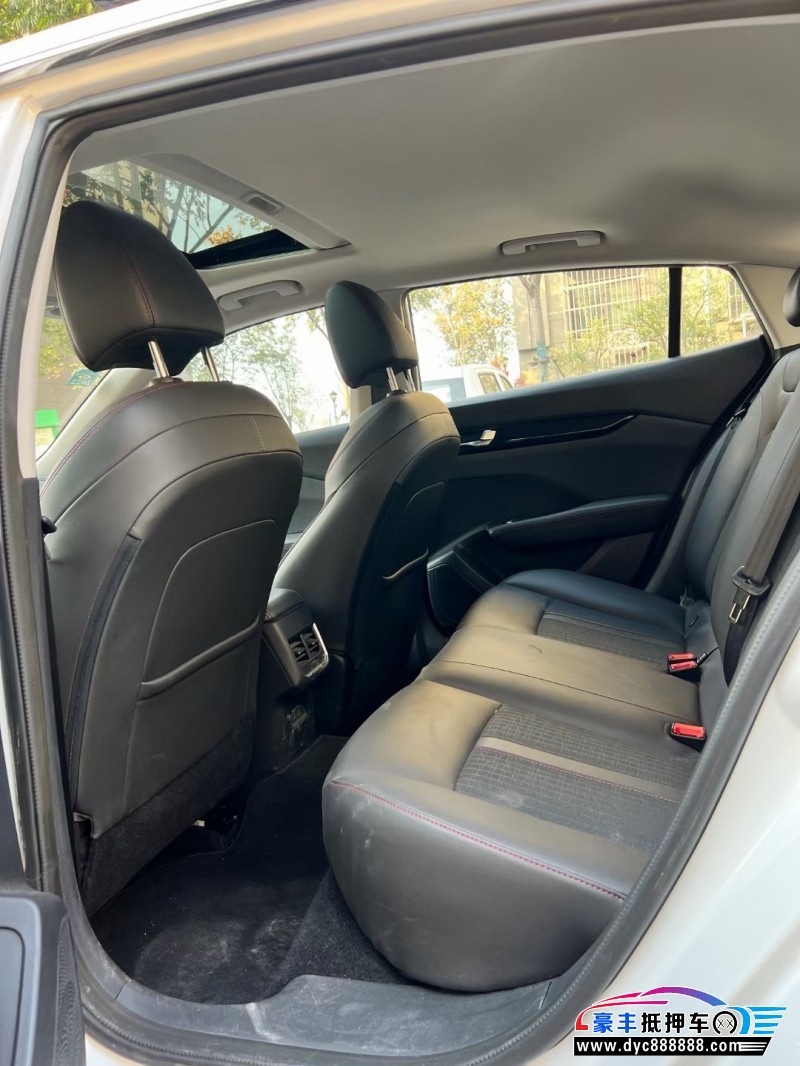 20年东风风神奕炫轿车抵押车出售