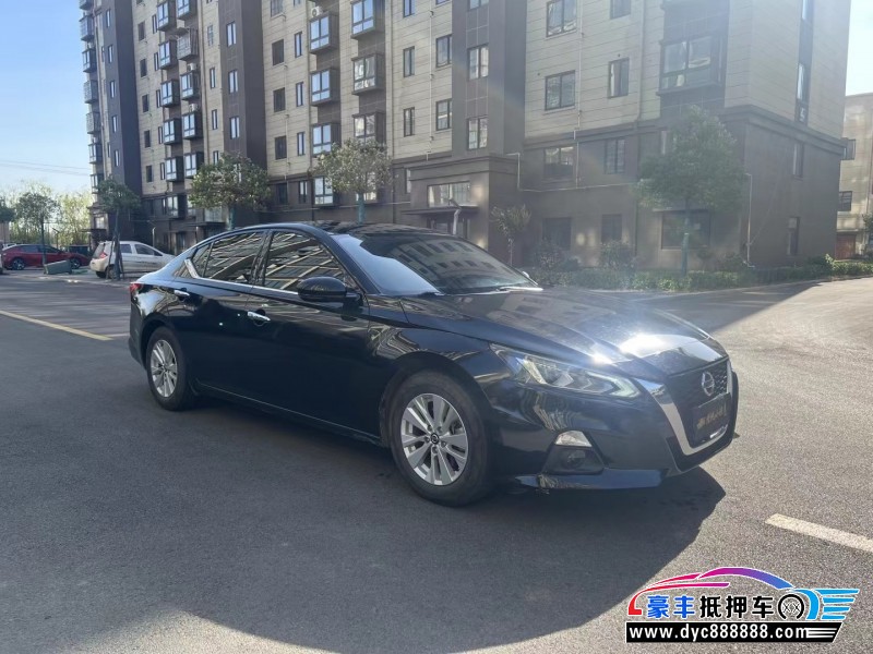 19年日产天籁轿车抵押车出售