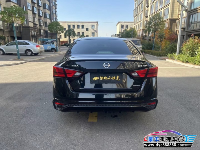 19年日产天籁轿车抵押车出售