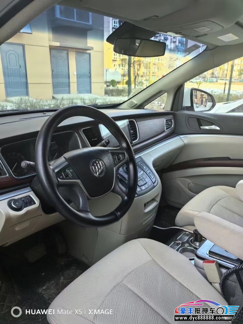 18年别克GL8轿车抵押车出售