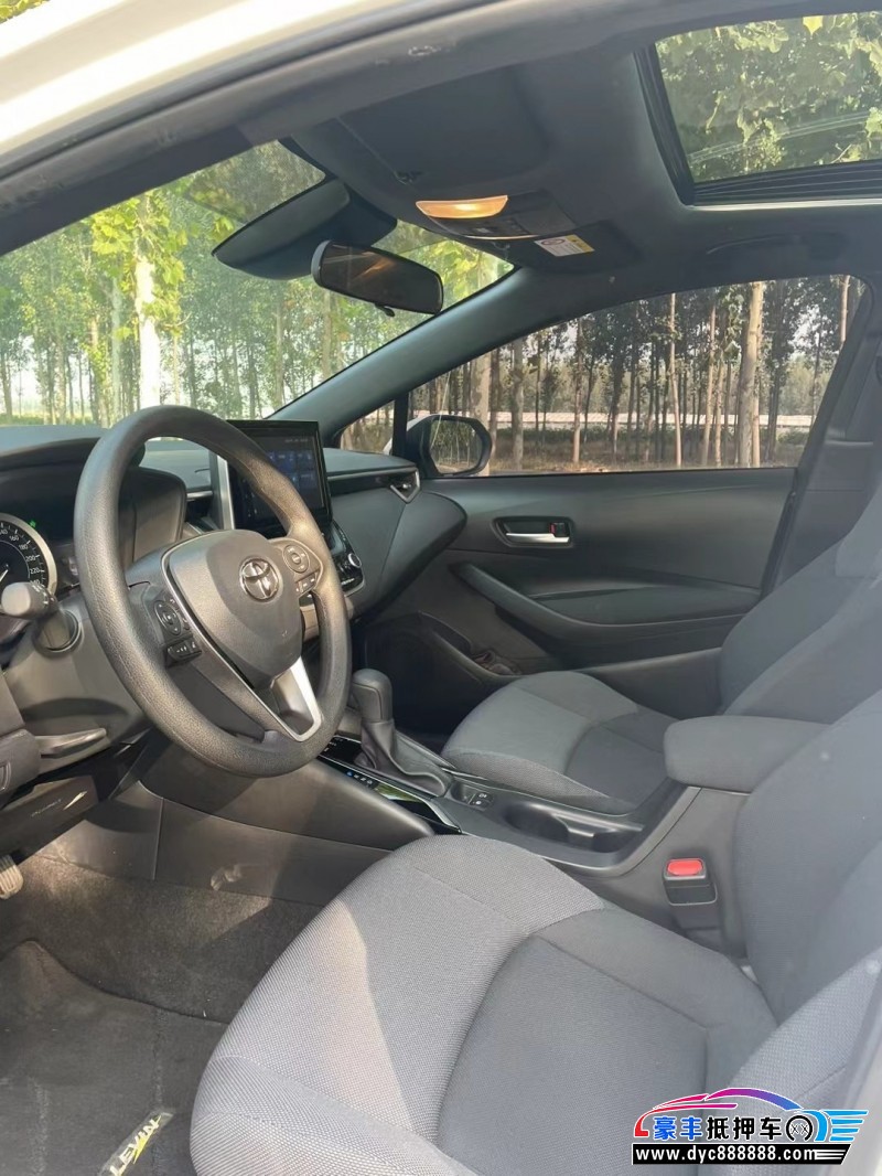 22年丰田雷凌轿车抵押车出售