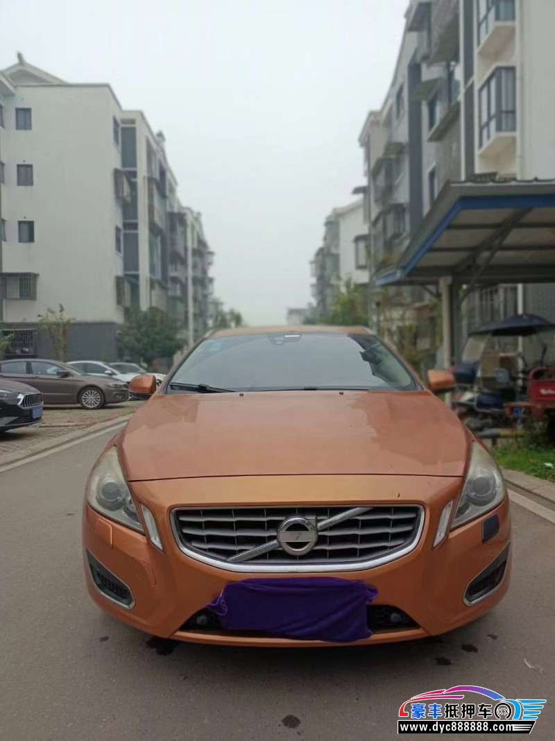 13年沃尔沃V60轿车抵押车出售