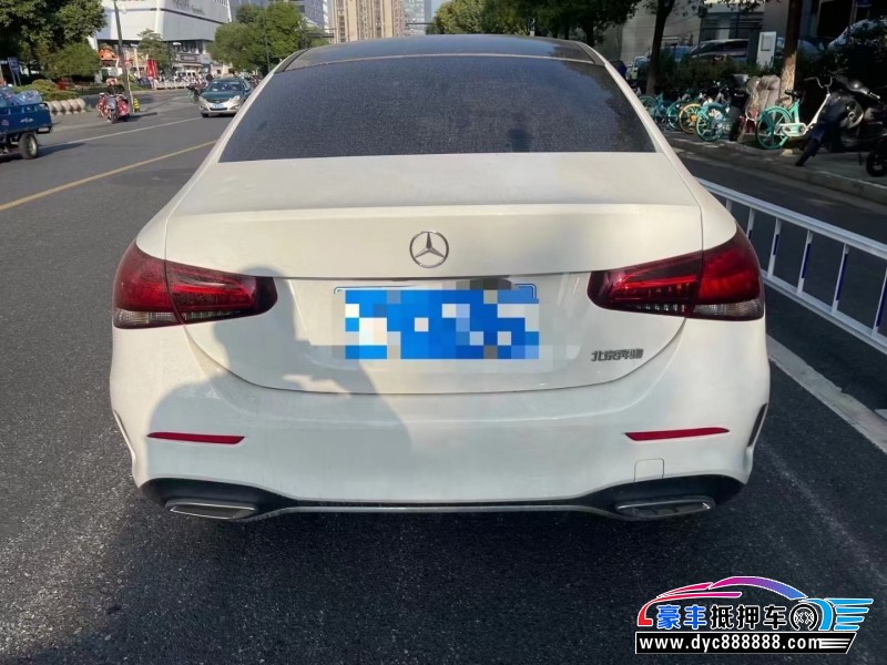 23年奔驰A轿车抵押车出售