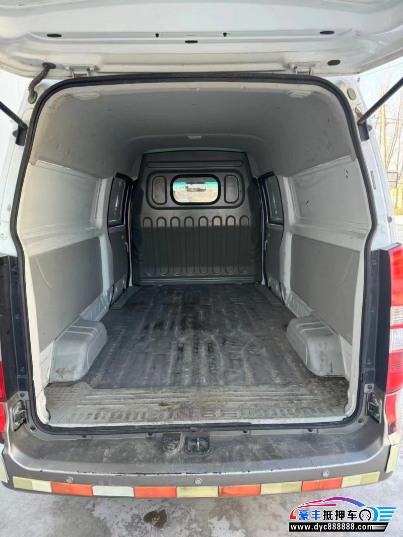 21年金杯海狮轿车抵押车出售