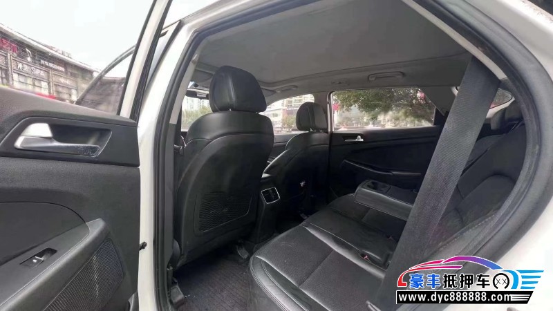 16年现代途胜轿车抵押车出售