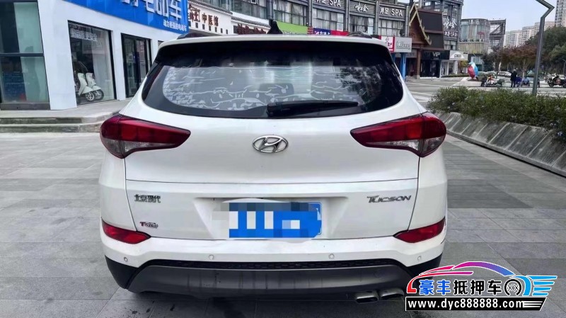 16年现代途胜轿车抵押车出售