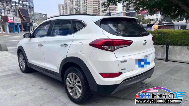 16年现代途胜轿车抵押车出售