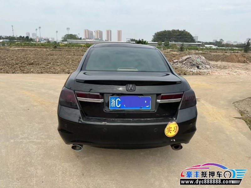 12年本田雅阁轿车抵押车出售