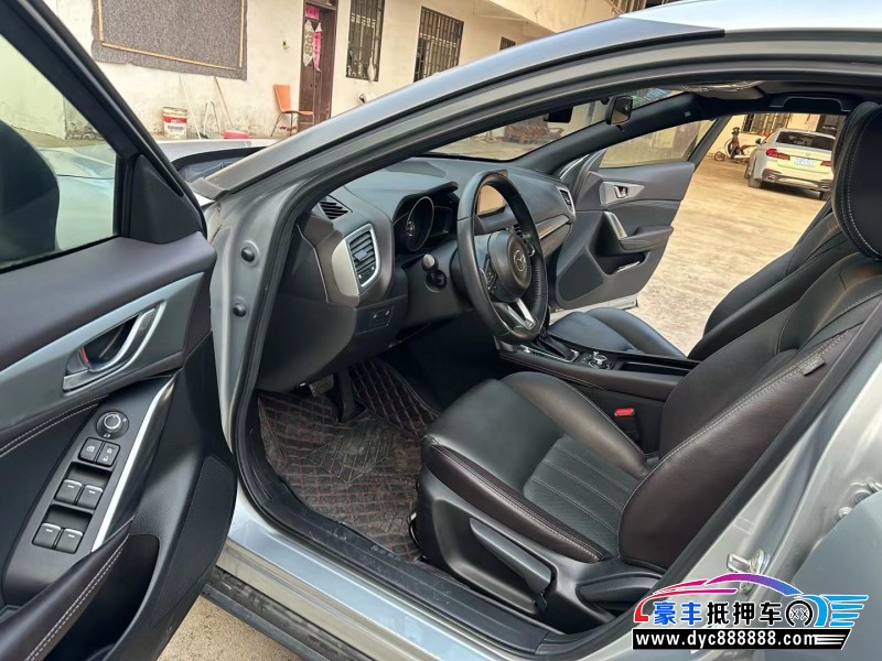 19年马自达CX-4轿车抵押车出售