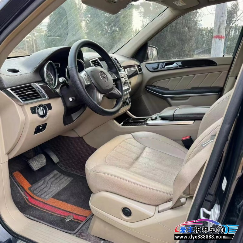 14年奔驰GL轿车抵押车出售