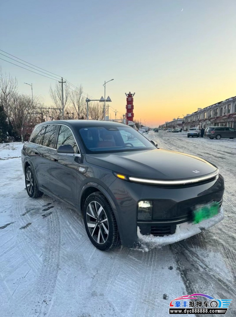 23年理想L8轿车抵押车出售