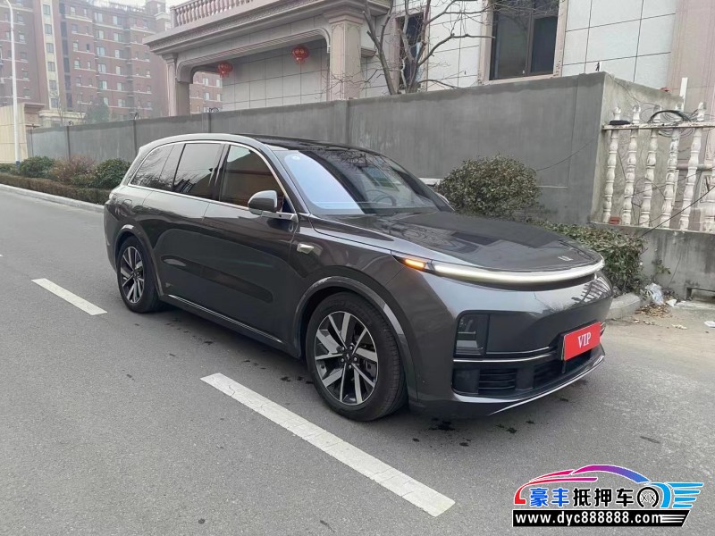 23年理想L8轿车抵押车出售