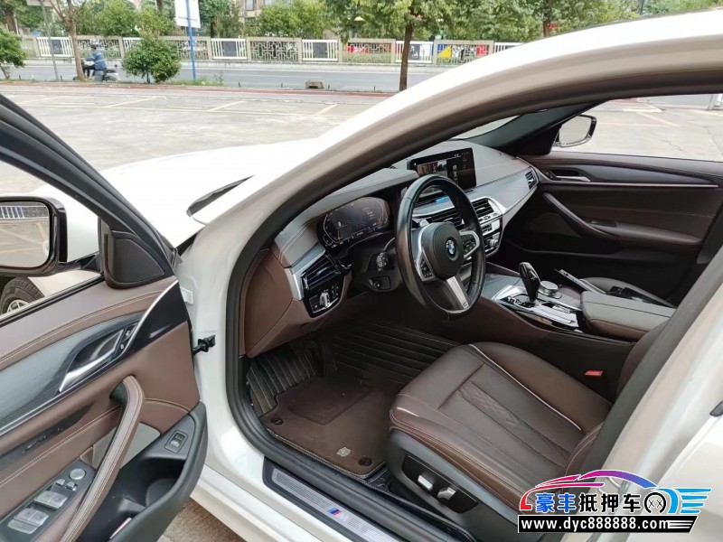 21年宝马5系轿车抵押车出售