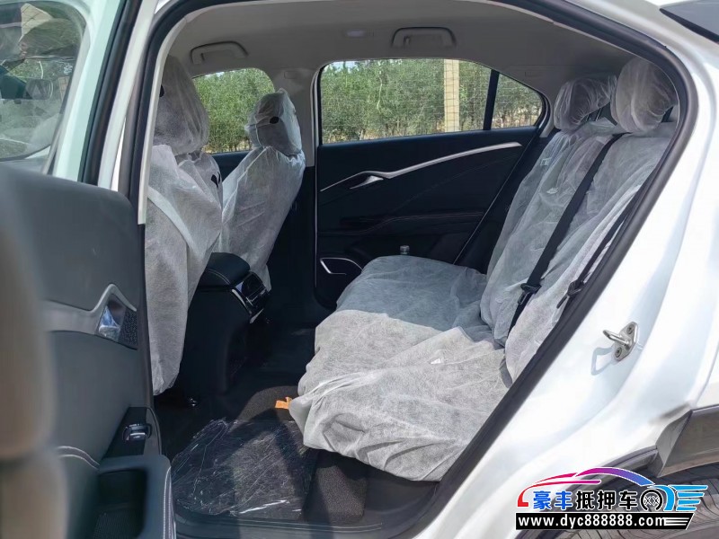 23年哪吒USUV抵押车出售