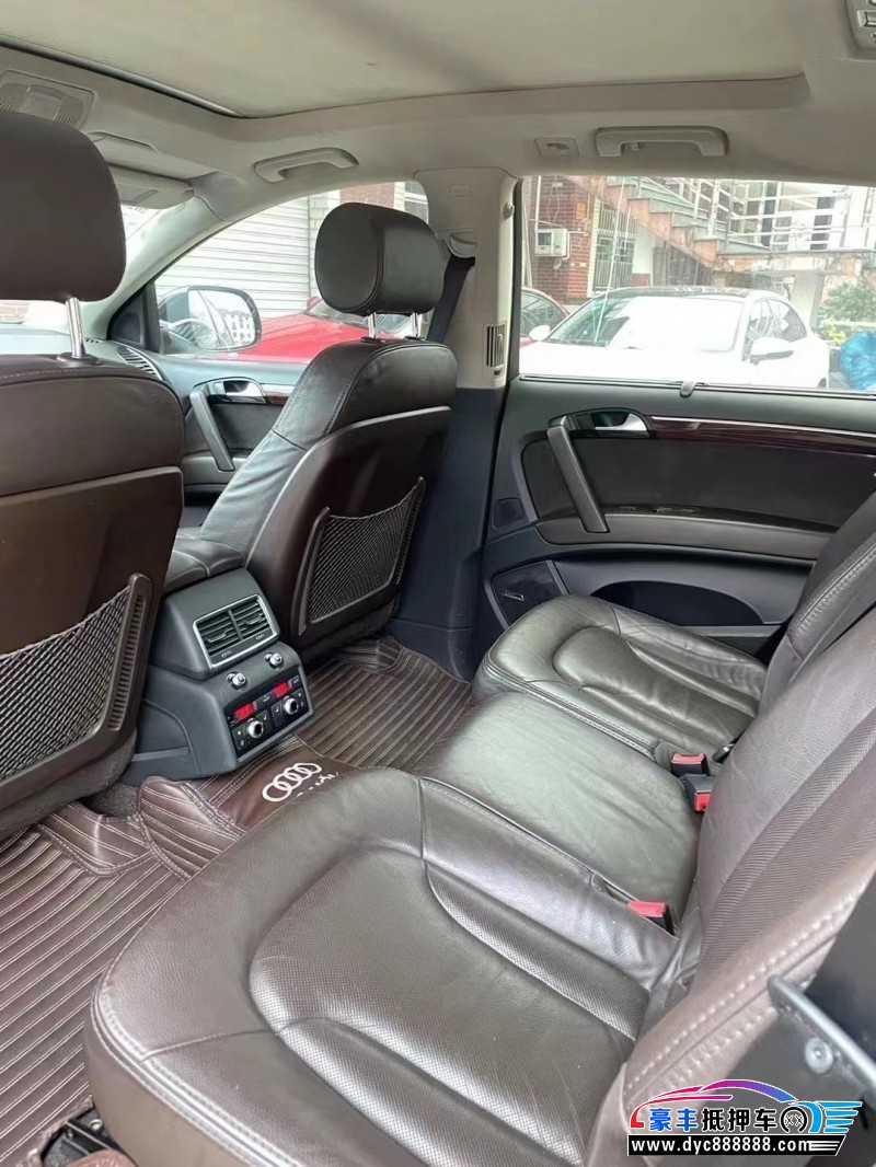12年奥迪Q7轿车抵押车出售