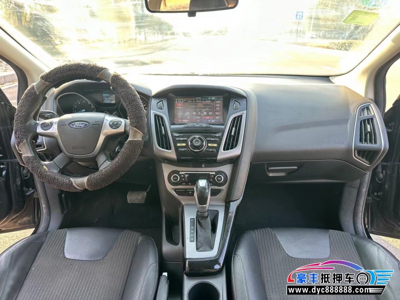 15年福特福克斯轿车抵押车出售