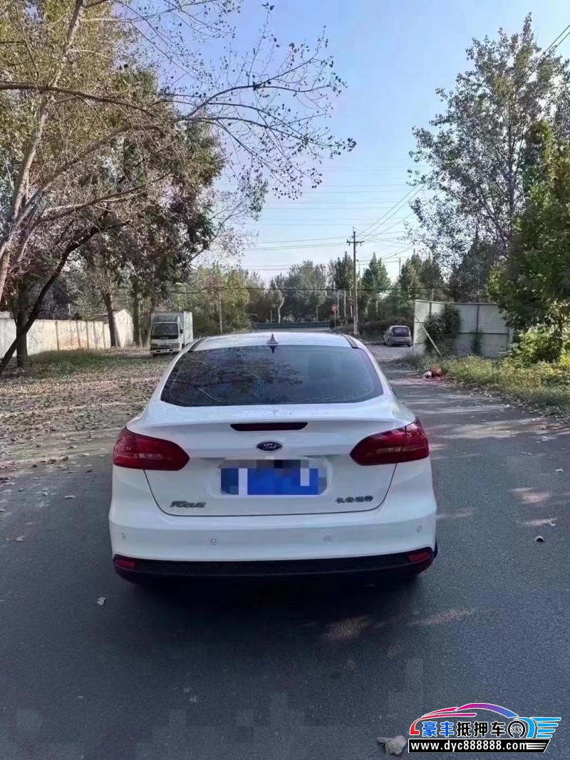 17年福特福克斯轿车抵押车出售