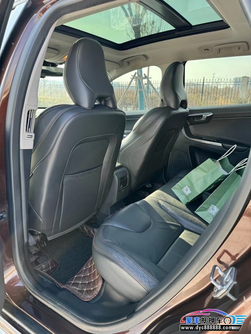 15年沃尔沃XC60轿车抵押车出售