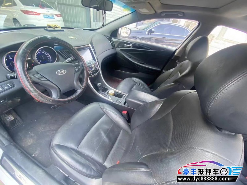 16年现代索纳塔八轿车抵押车出售