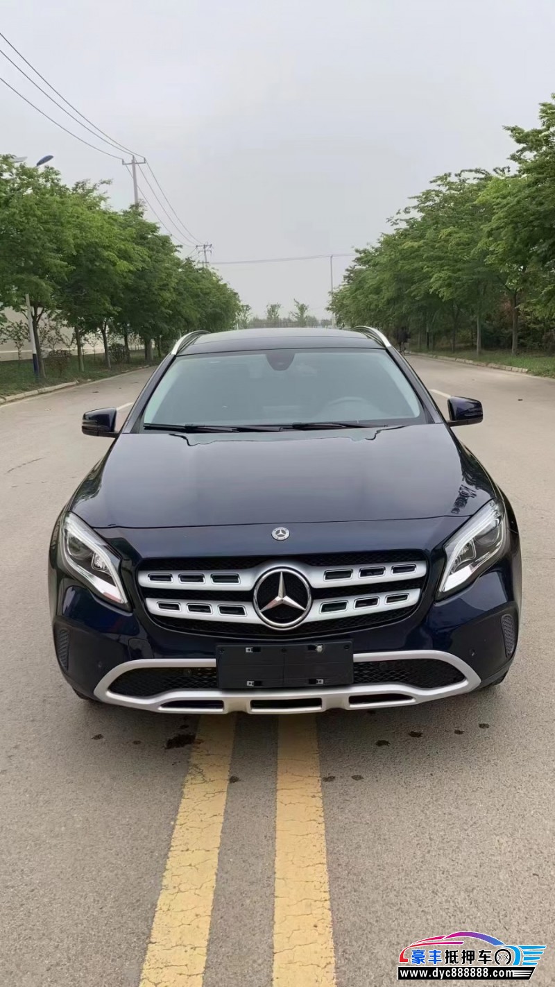 19年奔驰GLA轿车抵押车出售