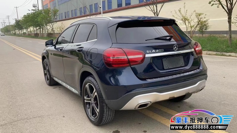 19年奔驰GLA轿车抵押车出售