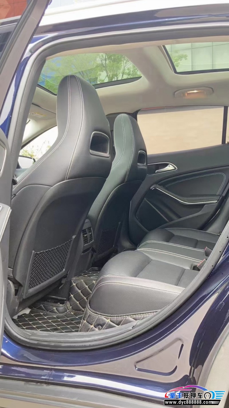 19年奔驰GLA轿车抵押车出售