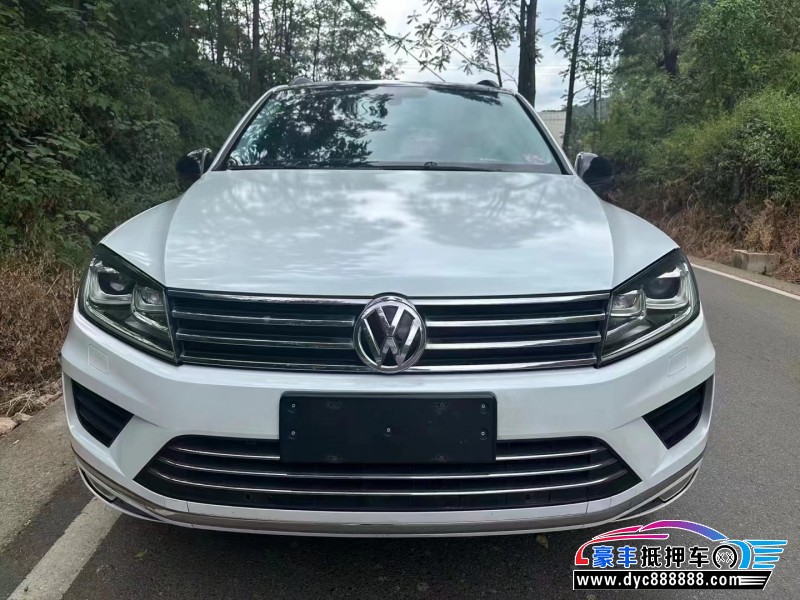 17年大众途锐轿车抵押车出售