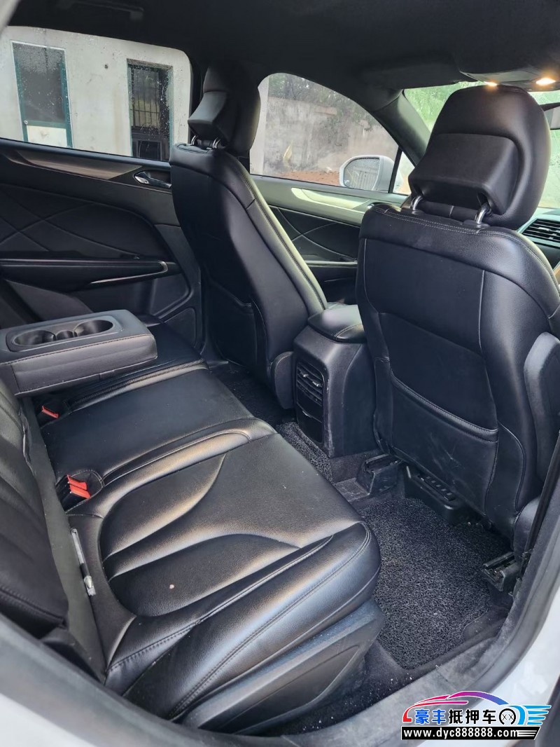 18年林肯MKC轿车抵押车出售