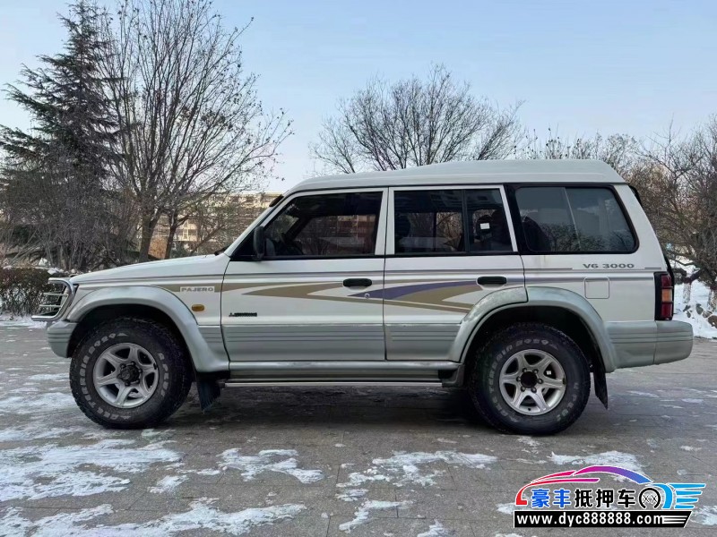 14年猎豹汽车黑金刚轿车抵押车出售