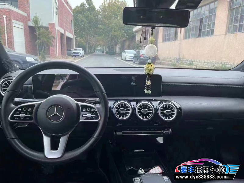 20年奔驰A轿车抵押车出售