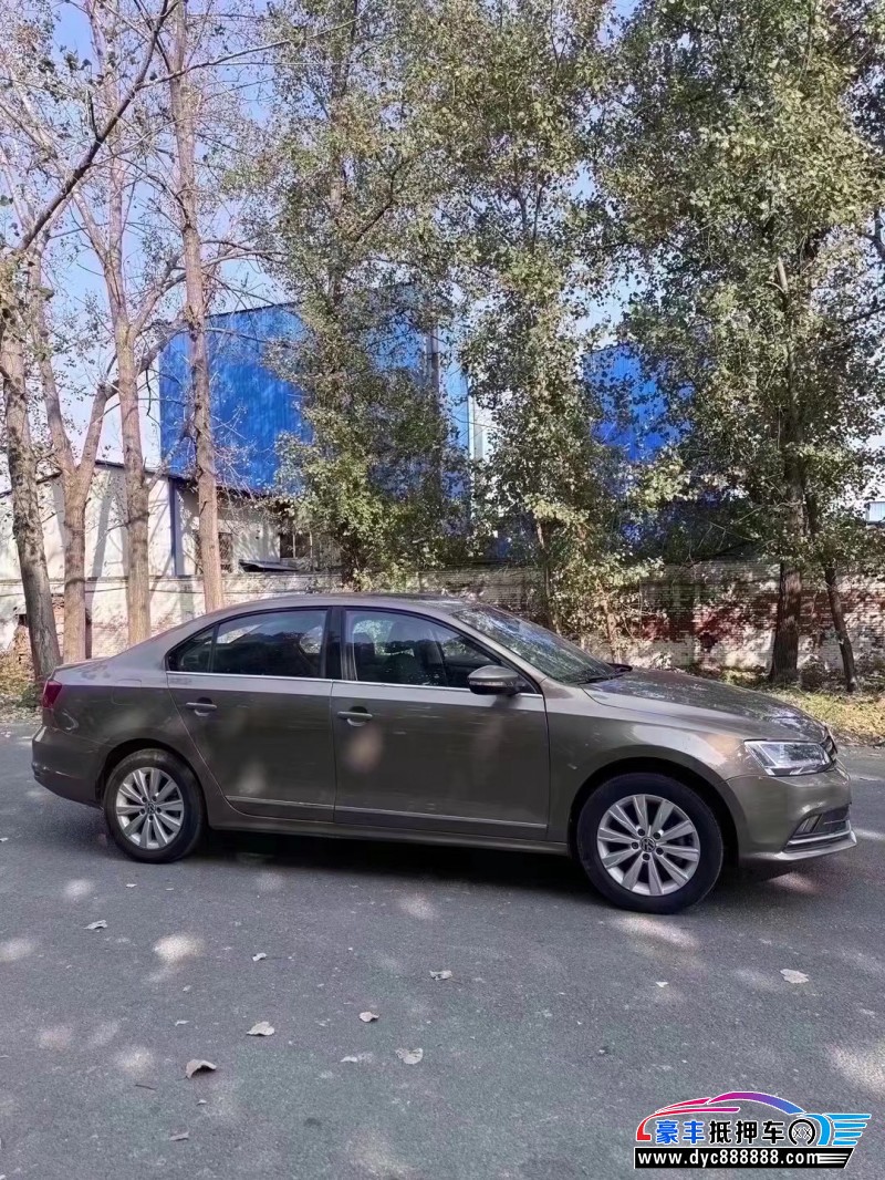 16年大众速腾轿车抵押车出售