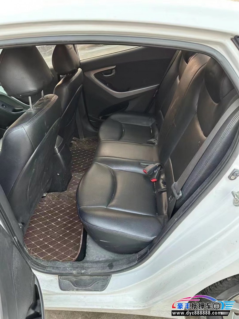 16年现代朗动轿车抵押车出售