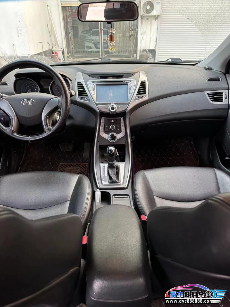 16年现代朗动轿车抵押车出售