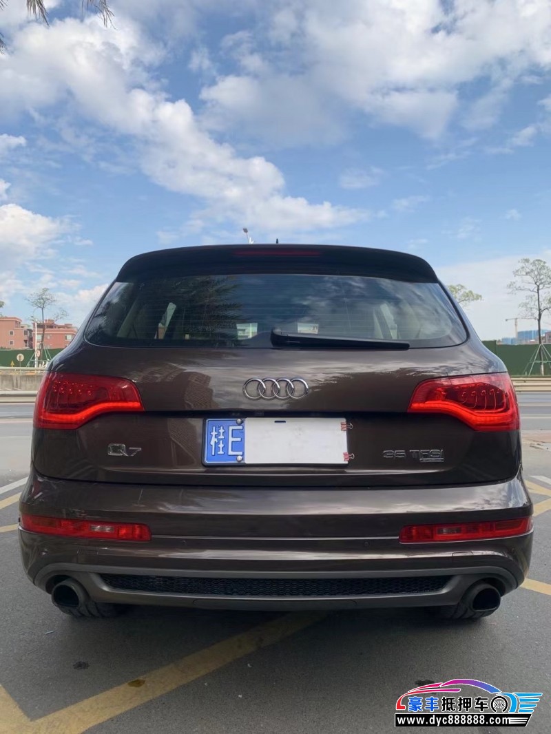 15年奥迪Q7轿车抵押车出售