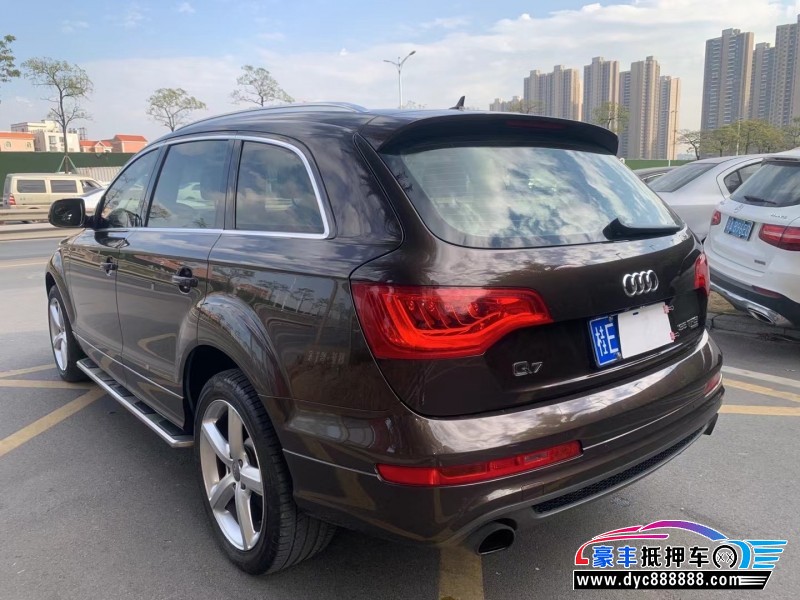 15年奥迪Q7轿车抵押车出售