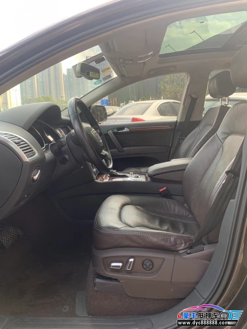 15年奥迪Q7轿车抵押车出售